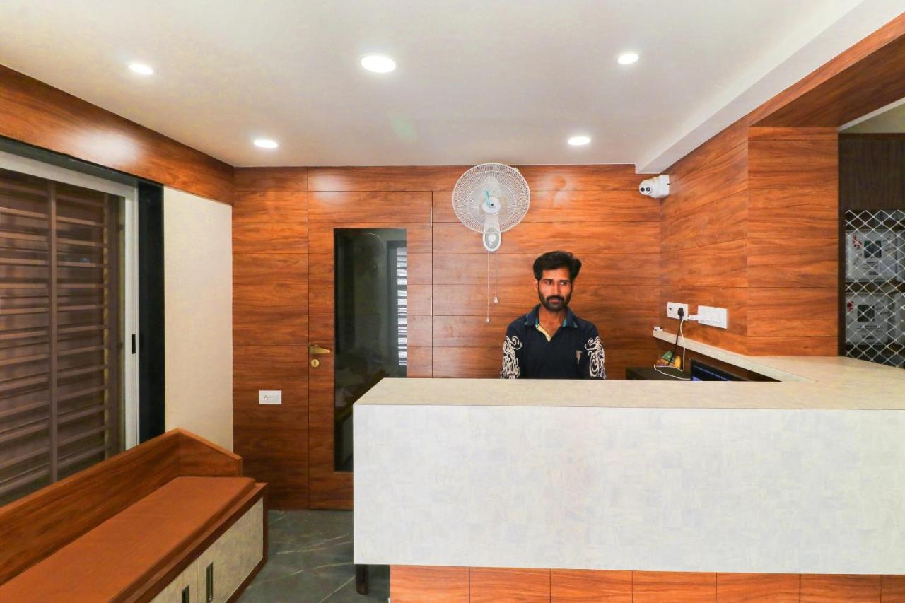 Oyo 63903 Hotel Shree Ram Villa Dwārka Екстериор снимка