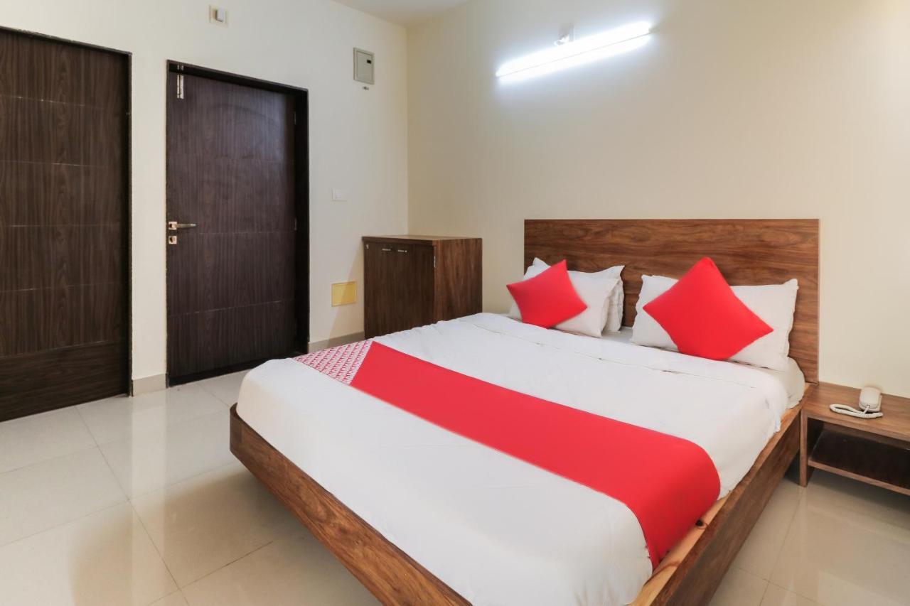 Oyo 63903 Hotel Shree Ram Villa Dwārka Екстериор снимка